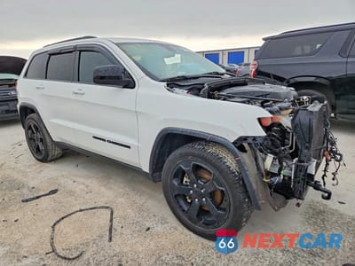 Czwarte zdjęcie samochodu z boku: 2019 JEEP GRAND CHEROKEE LAREDO VIN:1C4RJEAG9KC543328 - miniatura
