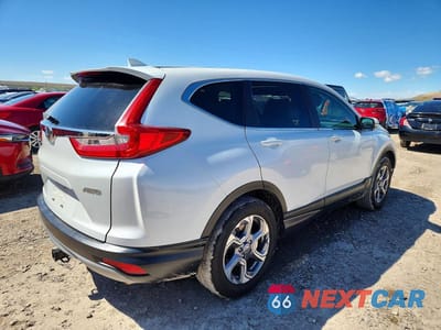 Trzecie zdjęcie samochodu z tyłu: 2019 HONDA CR-V EX VIN:7FARW2H52KE064244 - miniatura