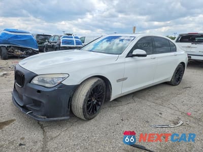 2015 BMW 750 LI WBAYE8C55FD781476 - główne zdjęcie licytacji z USA - miniatura