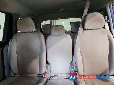 Zdjęcie 10 z 13 samochodu: 2019 KIA SEDONA LX VIN:KNDMB5C11K6548599 - miniatura