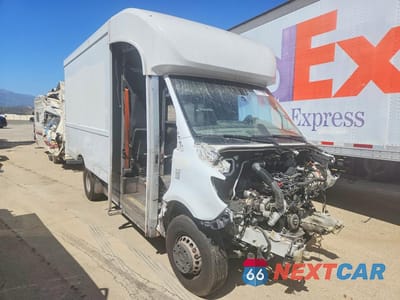 Czwarte zdjęcie samochodu z boku: 2021 MERCEDES-BENZ SPRINTER 4500 VIN:W1X9D2356MN177627 - miniatura