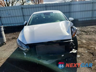 Piąte zdjęcie samochodu w środku: 2019 KIA FORTE LXS VIN:3KPF24AD4KE124621 - miniatura