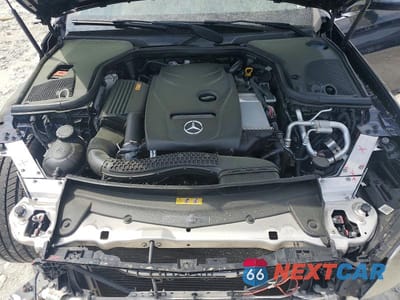 Zdjęcie 11 z 12 samochodu: 2017 MERCEDES-BENZ E 300 4MATIC VIN:WDDZF4KB2HA174613 - miniatura