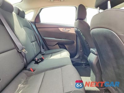 Zdjęcie 10 z 12 samochodu: 2023 KIA FORTE LX VIN:3KPF24AD2PE685004 - miniatura