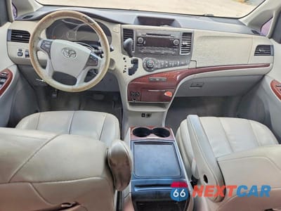 Zdjęcie 8 z 13 samochodu: 2012 TOYOTA SIENNA XLE 8-PASSENGER VIN:5TDYK3DC9CS266766 - miniatura