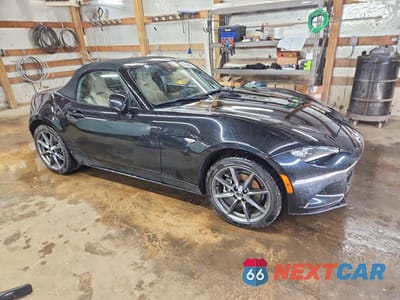 Czwarte zdjęcie samochodu z boku: 2017 MAZDA MX-5 MIATA GRAND TOURING VIN:JM1NDAD76H0122994 - miniatura