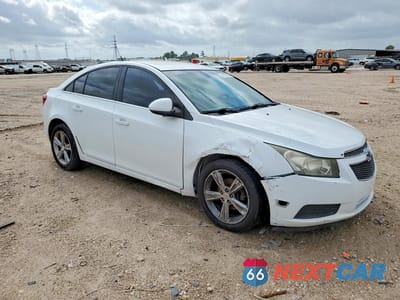 Czwarte zdjęcie samochodu z boku: 2014 CHEVROLET CRUZE LT VIN:1G1PE5SB4E7132052 - miniatura