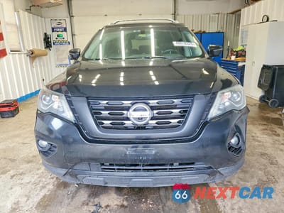 Piąte zdjęcie samochodu w środku: 2017 NISSAN PATHFINDER S VIN:5N1DR2MM9HC668370 - miniatura
