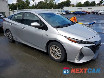 Czwarte zdjęcie samochodu z boku: 2017 TOYOTA PRIUS PRIME PREMIUM VIN:JTDKARFP1H3040273 - miniatura