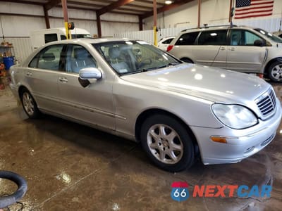 Czwarte zdjęcie samochodu z boku: 2001 MERCEDES-BENZ S 500 VIN:WDBNG75JX1A221126 - miniatura
