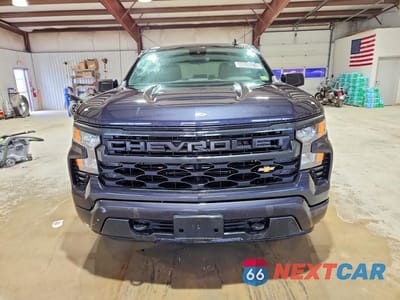Piąte zdjęcie samochodu w środku: 2022 CHEVROLET SILVERADO K1500 CUSTOM VIN:1GCPDBEK5NZ524949 - miniatura