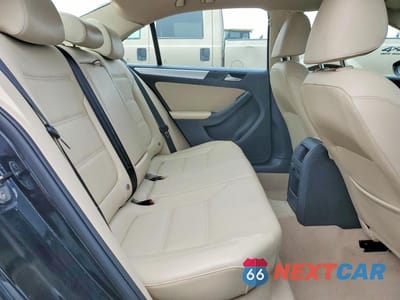Zdjęcie 10 z 12 samochodu: 2013 VOLKSWAGEN JETTA HYBRID VIN:3VW637AJ9DM284990 - miniatura