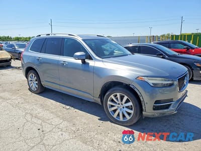 Czwarte zdjęcie samochodu z boku: 2016 VOLVO XC90 T6 VIN:YV4A22PK0G1032479 - miniatura