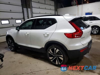 Drugie zdjęcie samochodu z przodu: 2024 VOLVO XC40 ULTIMATE VIN:YV4L12UM2R2214604 - miniatura