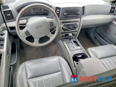 Zdjęcie 8 z 13 samochodu: 2006 JEEP GRAND CHEROKEE LAREDO VIN:1J4HR48N06C212771 - miniatura