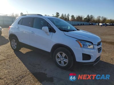Czwarte zdjęcie samochodu z boku: 2016 CHEVROLET TRAX 1LT VIN:3GNCJLSB3GL274114 - miniatura