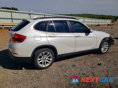 Trzecie zdjęcie samochodu z tyłu: 2015 BMW X1 XDRIVE28I VIN:WBAVL1C5XFVY25403 - miniatura