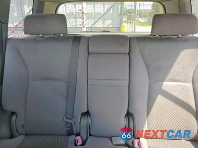 Zdjęcie 10 z 13 samochodu: 2004 TOYOTA HIGHLANDER BASE VIN:JTEGD21A040104575 - miniatura