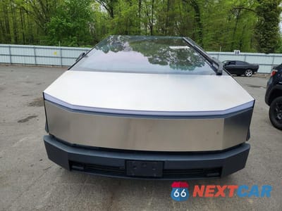 Piąte zdjęcie samochodu w środku: 2024 TESLA CYBERTRUCK VIN:7G2CEHED7RA012292 - miniatura