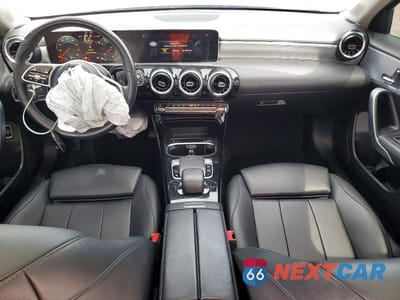 Zdjęcie 8 z 13 samochodu: 2019 MERCEDES-BENZ A 220 VIN:WDD3G4EB9KW028363 - miniatura