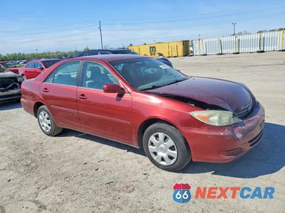 Czwarte zdjęcie samochodu z boku: 2004 TOYOTA CAMRY LE VIN:4T1BE32K64U264618 - miniatura