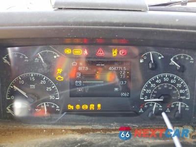 Zdjęcie 8 z 10 samochodu: 2023 VOLVO VN VNL VIN:4V4NC9EH2PN329879 - miniatura
