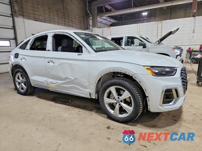 Czwarte zdjęcie samochodu z boku: 2021 AUDI Q5 SPORTBACK PREMIUM PLUS VIN:WA15AAFY5M2125389 - miniatura