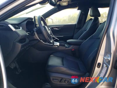 Zdjęcie 7 z 13 samochodu: 2025 TOYOTA RAV4 HYBRID XSE VIN:2T3E6RFV3SW088228 - miniatura