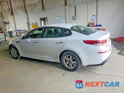 Drugie zdjęcie samochodu z przodu: 2019 KIA OPTIMA LX VIN:5XXGT4L39KG278447 - miniatura