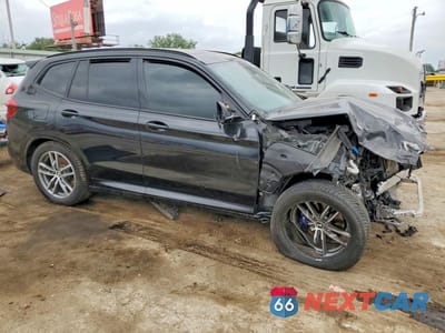 Czwarte zdjęcie samochodu z boku: 2018 BMW X3 XDRIVEM40I VIN:5UXTS3C58J0Z00421 - miniatura