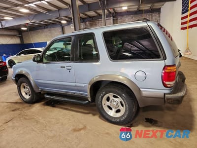 Drugie zdjęcie samochodu z przodu: 1998 FORD EXPLORER VIN:1FMYU24E7WUD01399 - miniatura