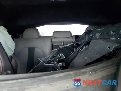Zdjęcie 10 z 13 samochodu: 2025 BMW X6 M COMPETITION VIN:5YM23ET01S9X45631 - miniatura
