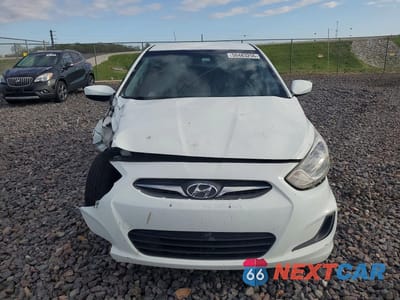 Piąte zdjęcie samochodu w środku: 2014 HYUNDAI ACCENT GS VIN:KMHCT5AE7EU188510 - miniatura