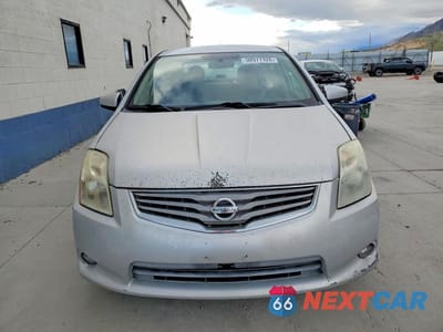 Piąte zdjęcie samochodu w środku: 2010 NISSAN SENTRA 2.0 VIN:3N1AB6AP0AL693396 - miniatura