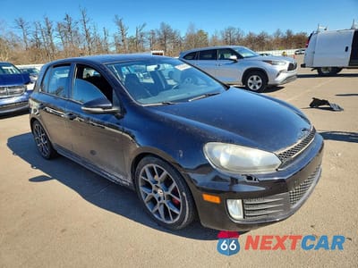 Czwarte zdjęcie samochodu z boku: 2013 VOLKSWAGEN GTI VIN:WVWHV7AJXDW133081 - miniatura