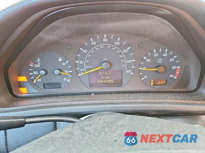 Zdjęcie 9 z 12 samochodu: 2000 MERCEDES-BENZ CLK 320 VIN:WDBLJ65G1YF142223 - miniatura