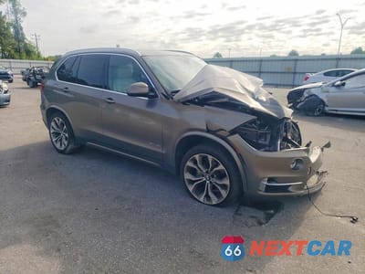 Czwarte zdjęcie samochodu z boku: 2018 BMW X5 SDRIVE35I VIN:5UXKR2C53J0Z16527 - miniatura