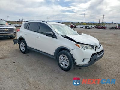 Czwarte zdjęcie samochodu z boku: 2015 TOYOTA RAV4 LE VIN:JTMZFREV1FJ049936 - miniatura