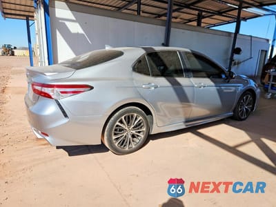 Trzecie zdjęcie samochodu z tyłu: 2020 TOYOTA CAMRY SE VIN:4T1G31AKXLU544641 - miniatura