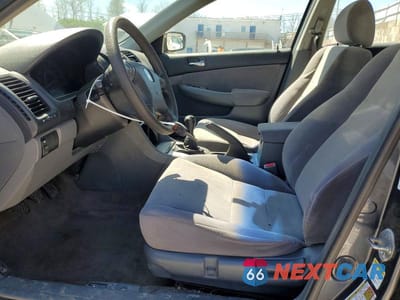 Zdjęcie 7 z 13 samochodu: 2004 HONDA ACCORD EX VIN:JHMCM55694C022707 - miniatura