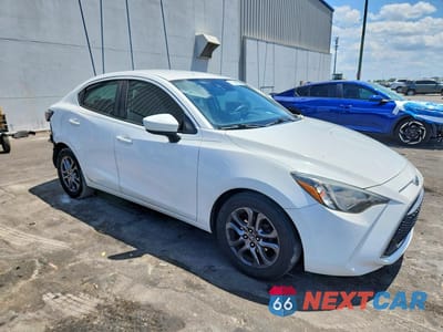 Czwarte zdjęcie samochodu z boku: 2019 TOYOTA YARIS LE VIN:3MYDLBYVXKY518244 - miniatura
