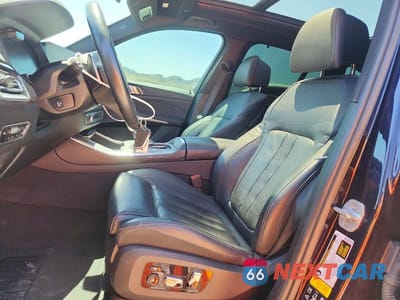 Zdjęcie 7 z 14 samochodu: 2019 BMW X5 XDRIVE50I VIN:5UXJU2C58KLN67908 - miniatura