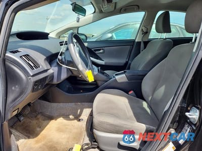 Zdjęcie 7 z 12 samochodu: 2014 TOYOTA PRIUS TWO VIN:JTDKN3DU1E0357171 - miniatura