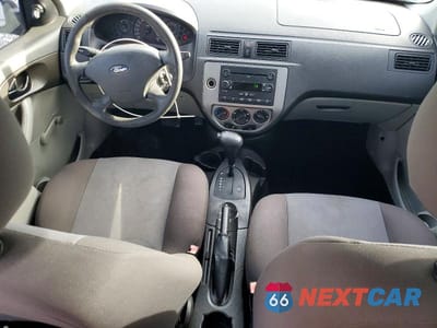 Zdjęcie 8 z 12 samochodu: 2007 FORD FOCUS ZX5 VIN:1FAFP37N27W256338 - miniatura