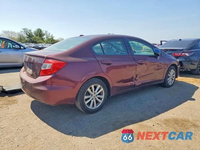 Trzecie zdjęcie samochodu z tyłu: 2012 HONDA CIVIC EXL VIN:19XFB2F94CE337532 - miniatura