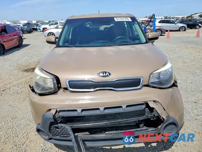 Piąte zdjęcie samochodu w środku: 2016 KIA SOUL BASE VIN:KNDJN2A28G7319312 - miniatura