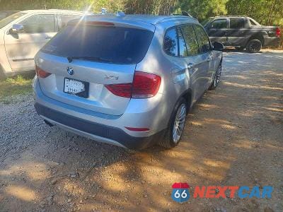 Trzecie zdjęcie samochodu z tyłu: 2014 BMW X1 XDRIVE28I VIN:WBAVL1C53EVR94158 - miniatura