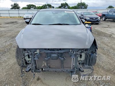 Piąte zdjęcie samochodu w środku: 2017 MAZDA 3 TOURING VIN:3MZBN1V70HM150234 - miniatura