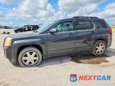 2011 GMC TERRAIN SLT 2CTALUEC5B6369733 - główne zdjęcie licytacji z USA - miniatura