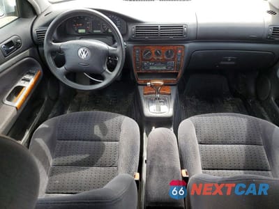 Zdjęcie 8 z 12 samochodu: 1999 VOLKSWAGEN PASSAT GLS VIN:WVWAD63B5XE321862 - miniatura